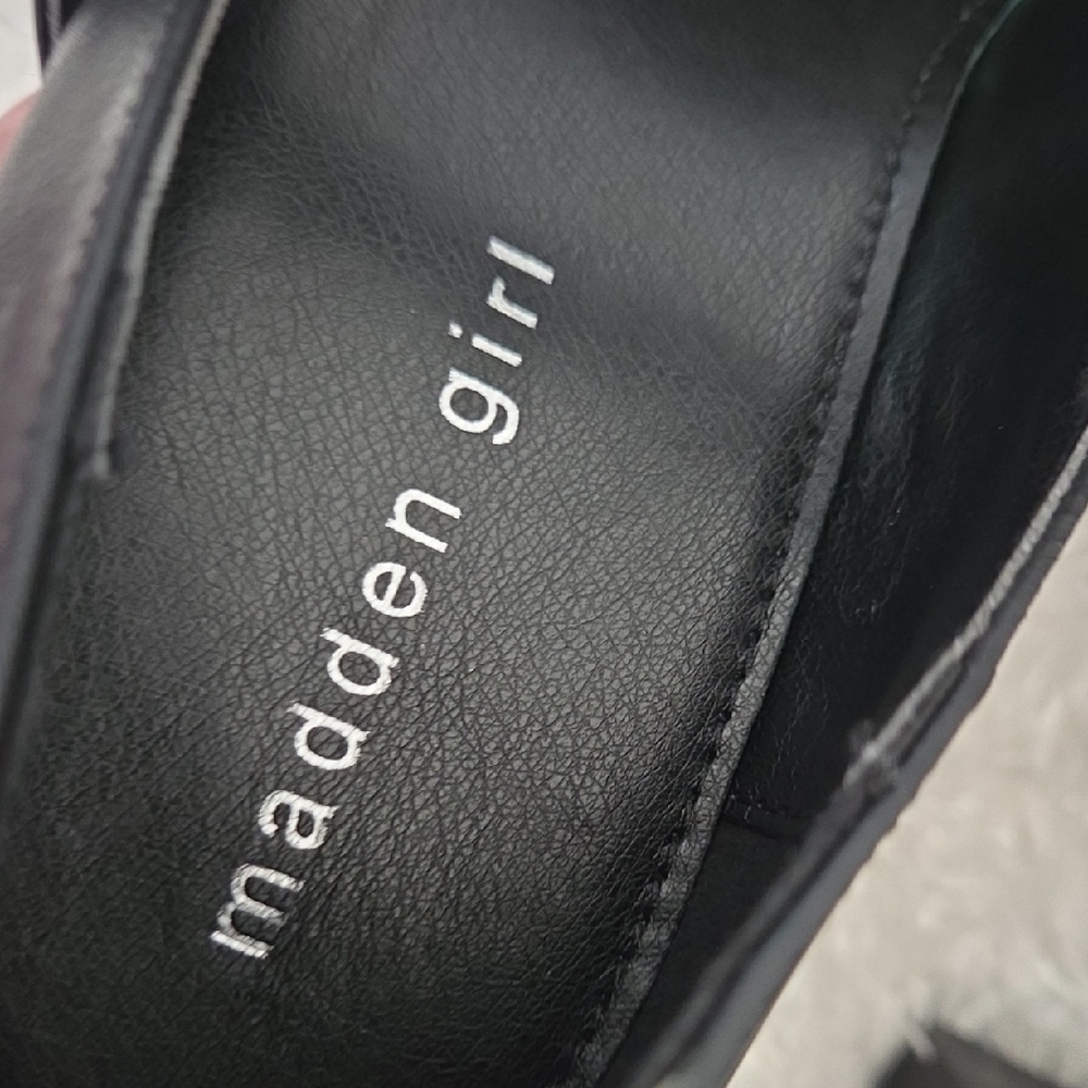 Madden Girl Black Platform Mary Jane Pumps - Picture 10 of 10